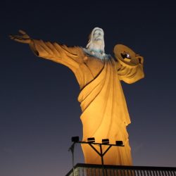 bc-by-night-cristo-luz-6581be9dc1b4f-large 05
